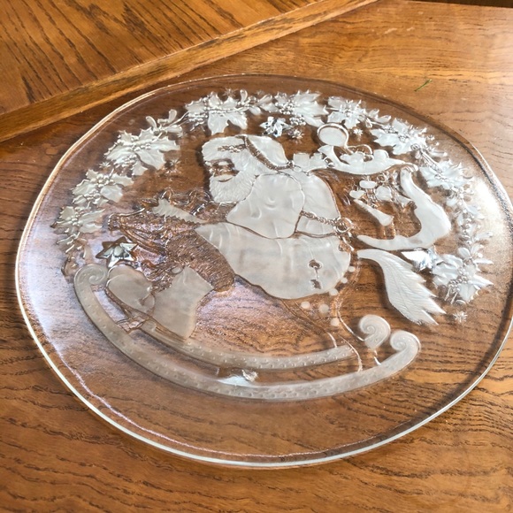 Gorgeous vintage crystal Santa Table decor - Picture 3 of 5